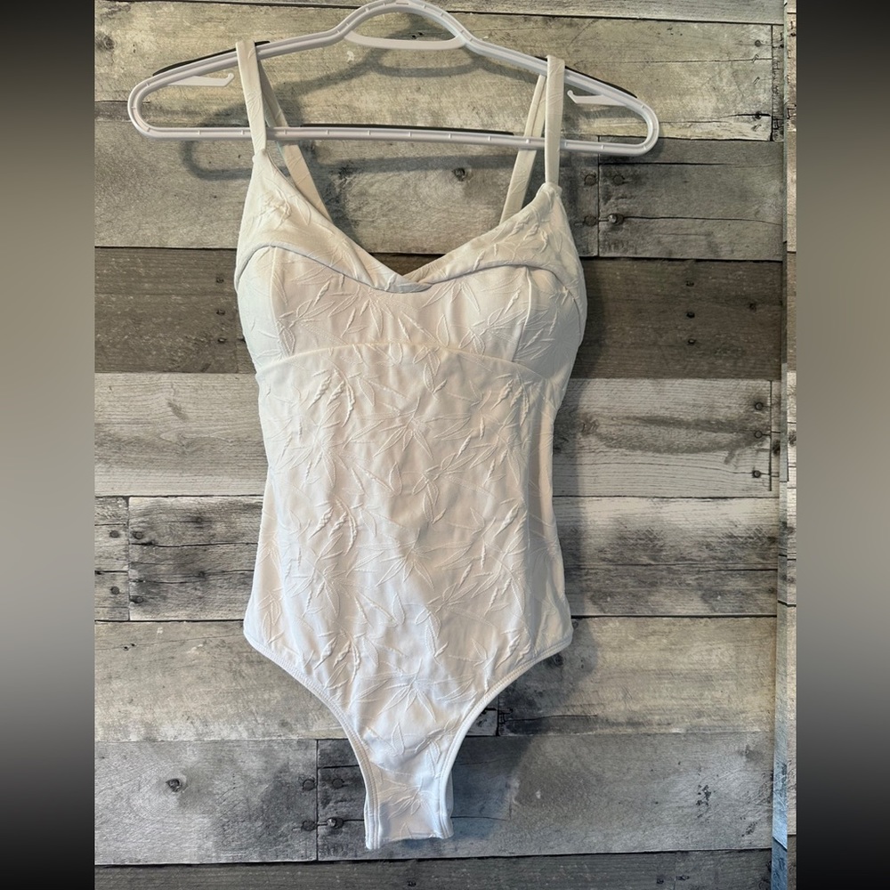 Like New Seea Lana in Bamboo size Small